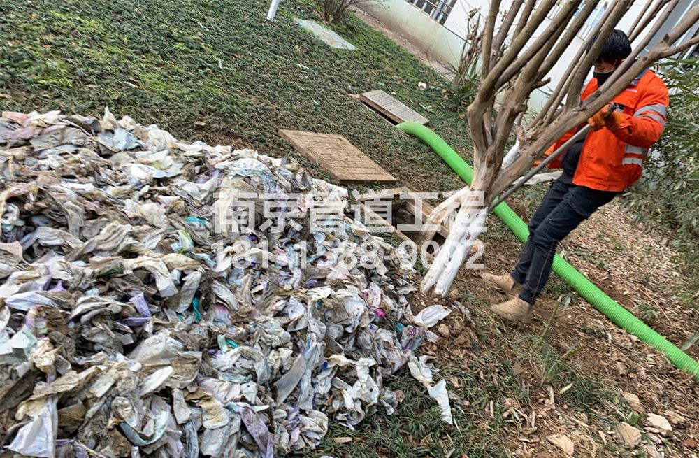 315石湫化粪池垃圾清理